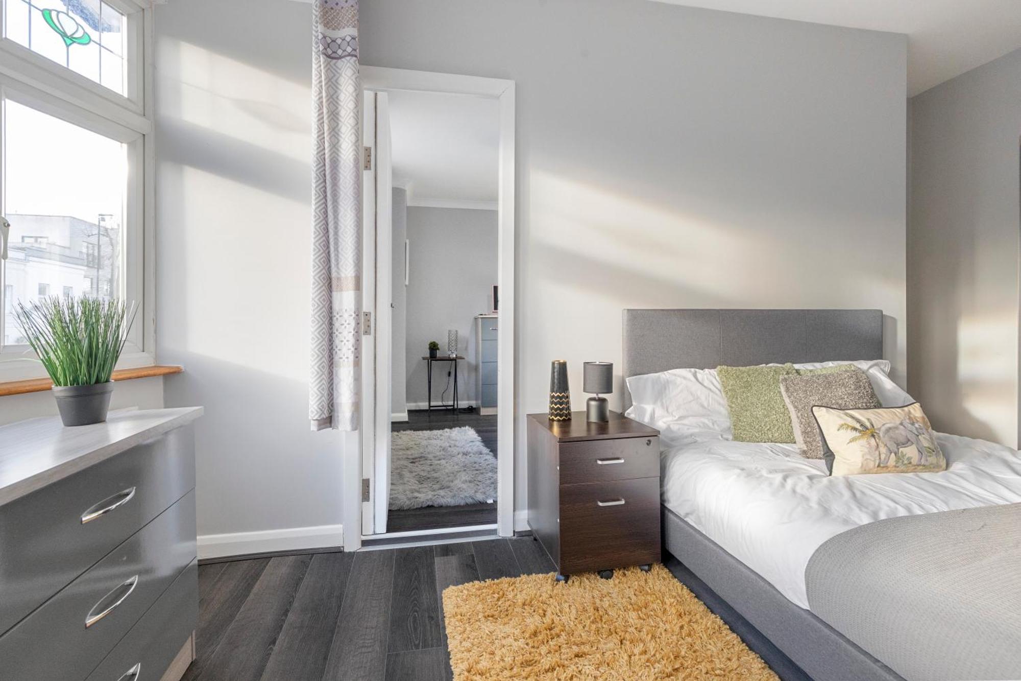 Chrystal Palace Stays With Free Parking Lambeth ロンドン エクステリア 写真