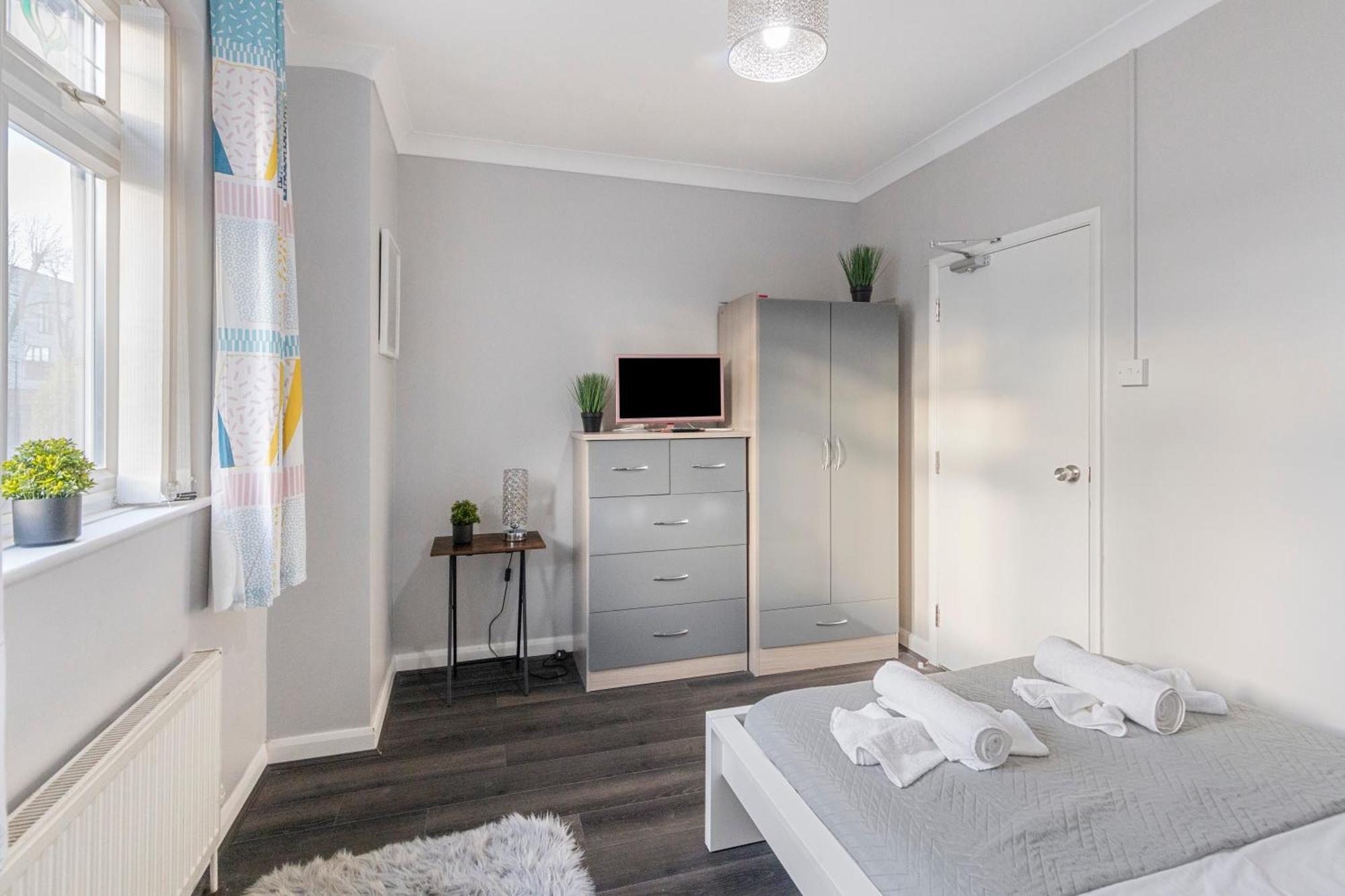 Chrystal Palace Stays With Free Parking Lambeth ロンドン エクステリア 写真